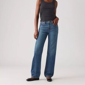 Levi’s Low Pro Straight Women’s Jeans in Size 30 Medium Wash Denim Brand New